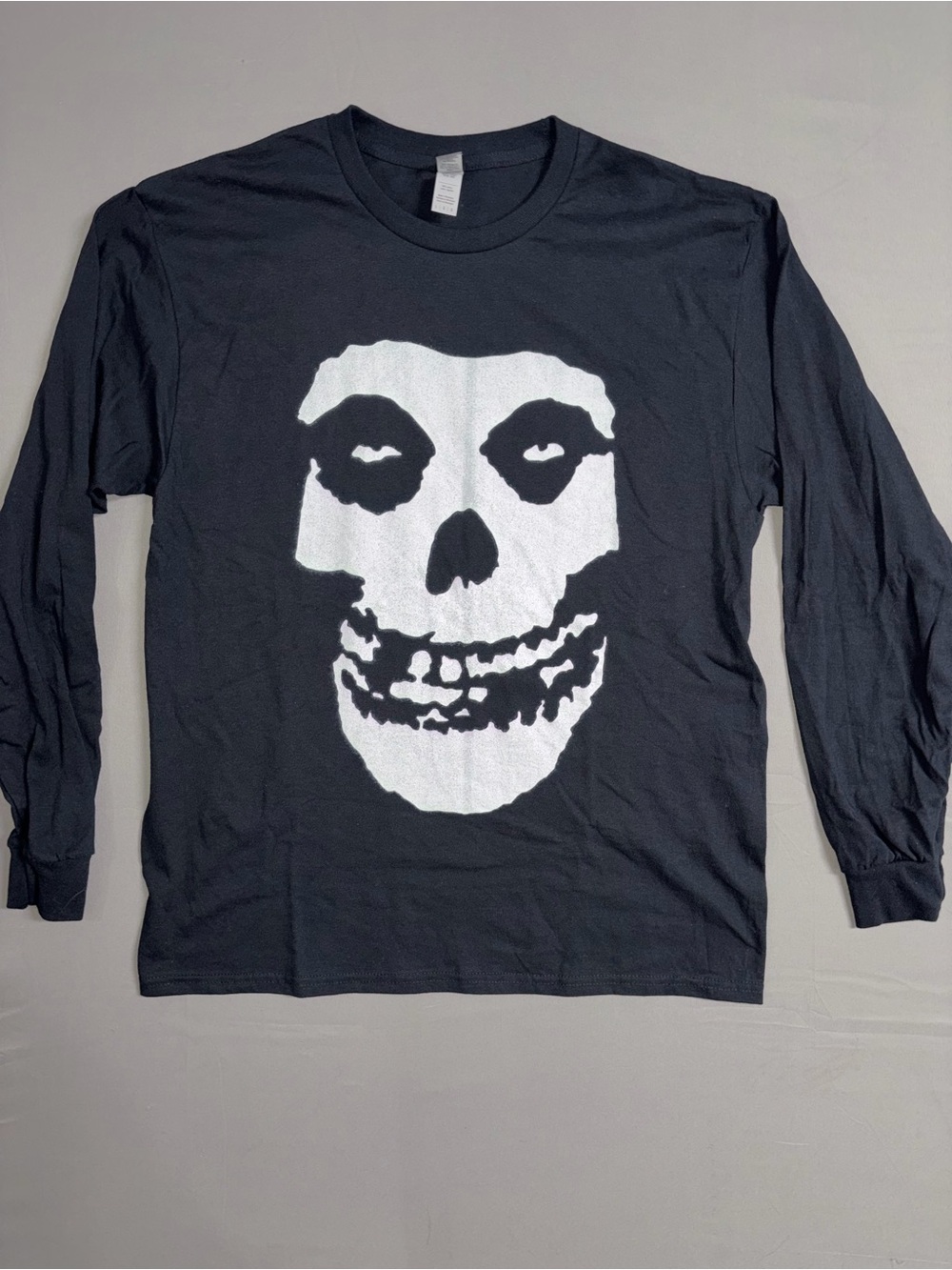 Gildan Black Long-Sleeve Tee with White Skull Graphic